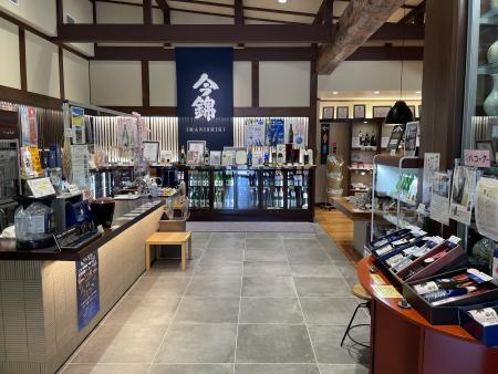 すべての在庫酒の試飲の出来る直営ショップ店内