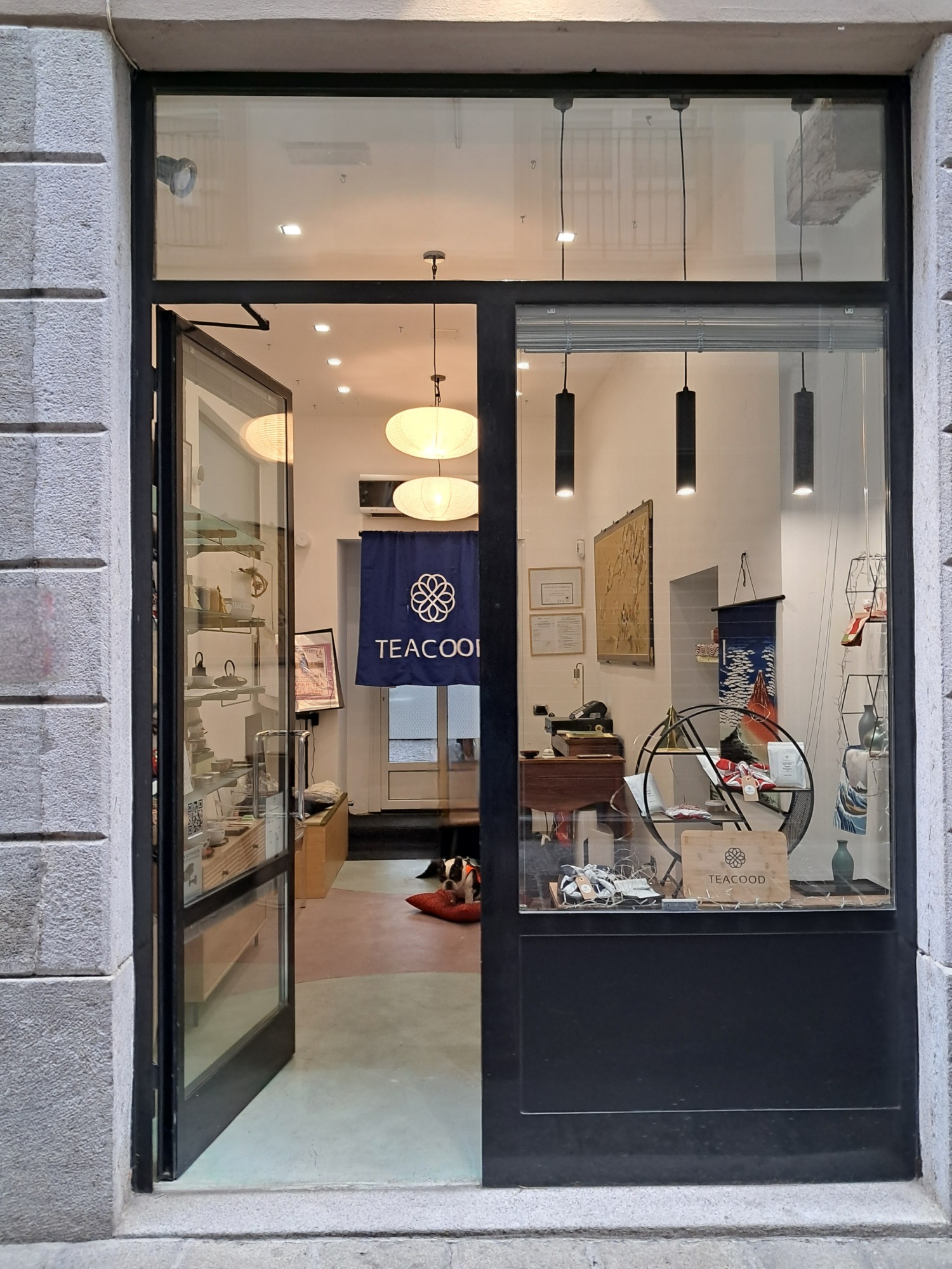 TEACOOD Como 本店　外観
